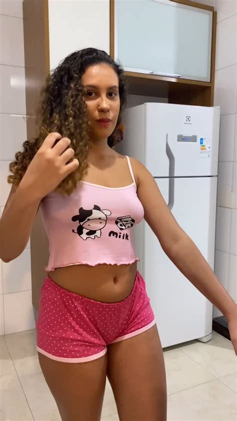 Larissa Duque (@larissaduqueofc) • Instagram photos and videos.
